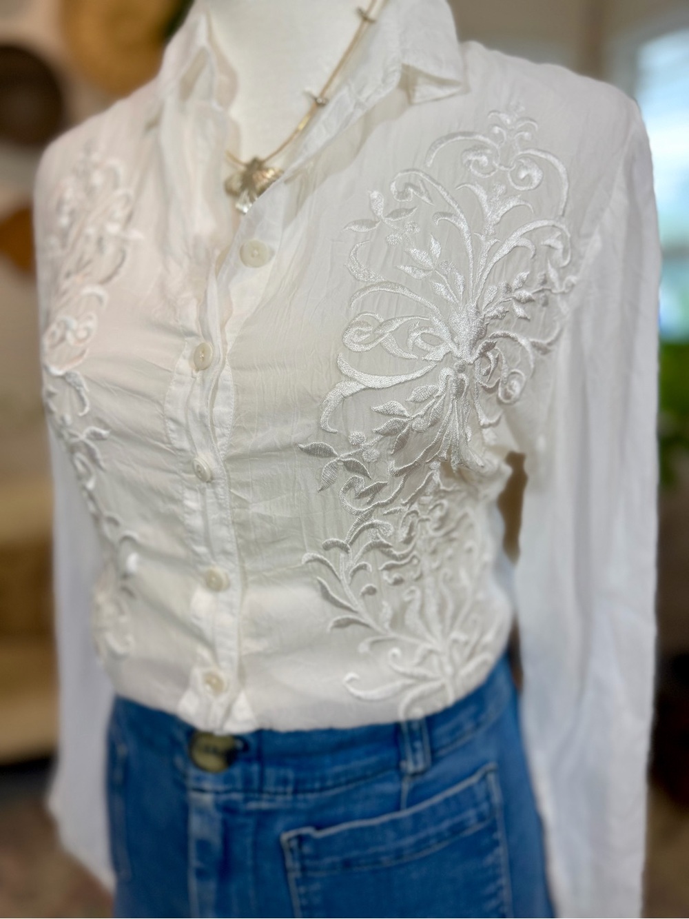 Johnny Was White Embroidered Button Front Boho Blouse Dainty XS Romantic Top - Picture 6 of 11